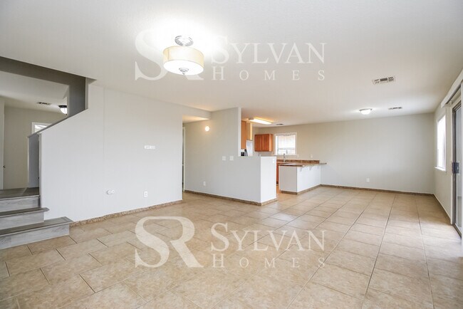 Foto del edificio - Spacious 5 BR 3 BA home