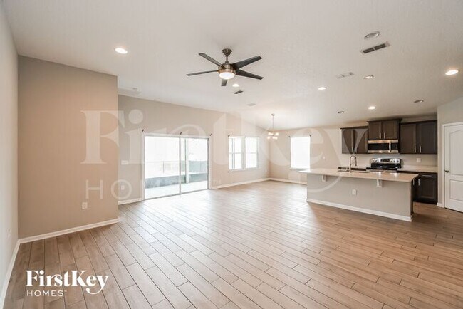 Foto del edificio - 8041 Arctic Fox Rd