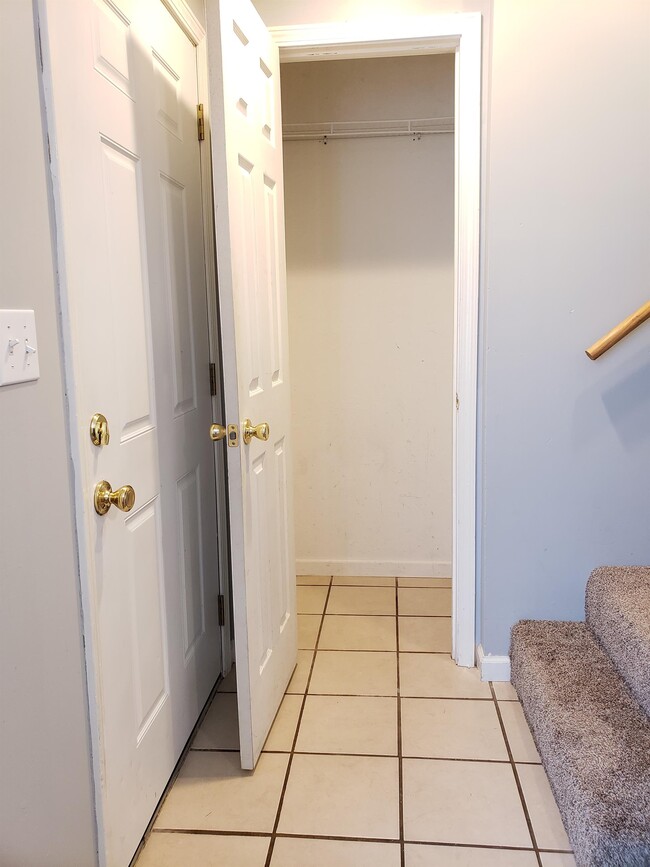 Foto del edificio - 1703 Pleasant St