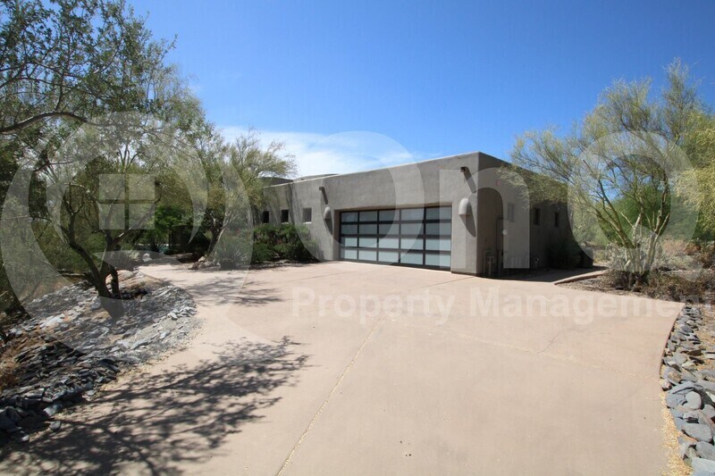 5844 E Carefree Mountain Dr, Carefree, AZ 85377 House for Rent in