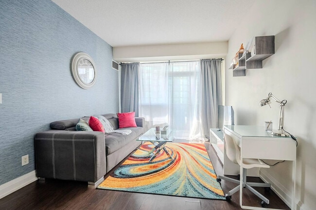 Building Photo - 31 Bales Ave