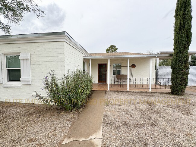 Foto del edificio - 1723 N Desmond Ln