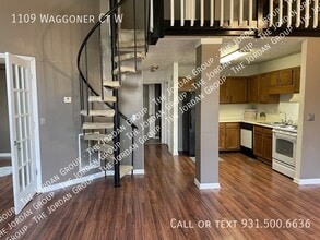 Building Photo - 1109 Waggoner Ct W