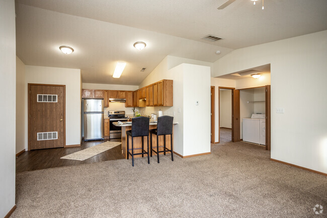 2BR, 1BA - 925 SF - Stonegate