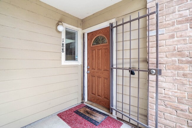 Building Photo - 5005 Georgi Ln