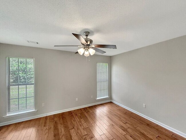 Foto del edificio - 9136 Bentley Woods Dr