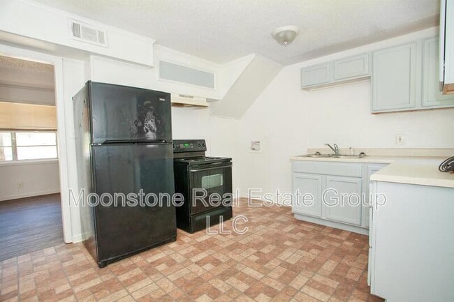 Building Photo - 931 Magnolia Dr