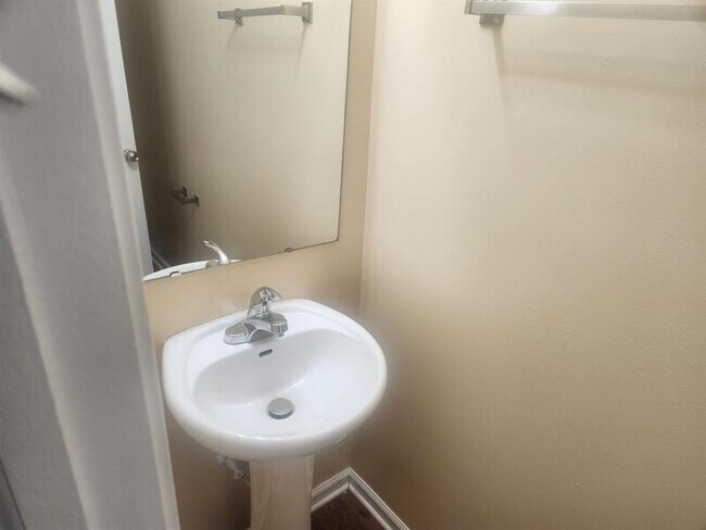 Foto del edificio - 1204 Topp Creek Dr