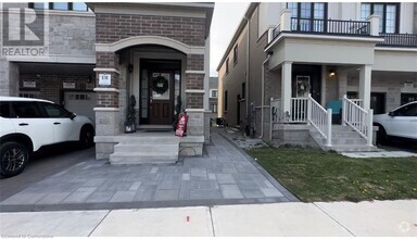 Building Photo - 481 Bergamot Ave