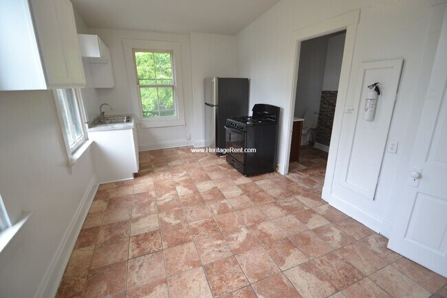Foto del edificio - 3707 Glenway Ave