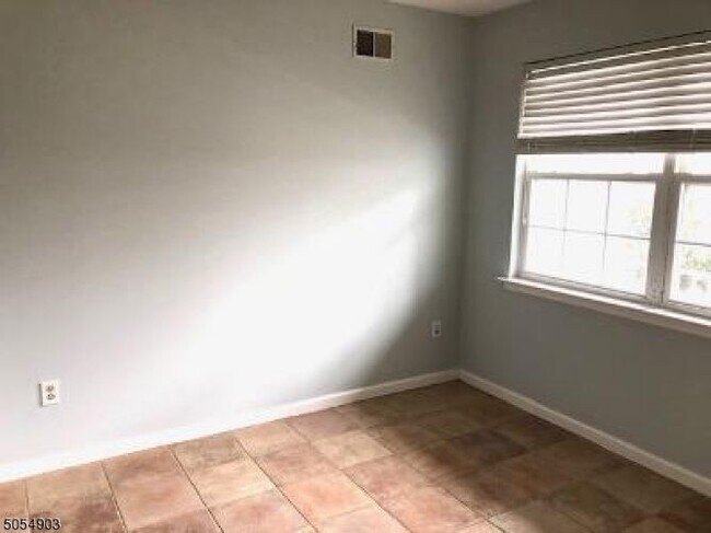 Foto del edificio - 12 Crestview Ln