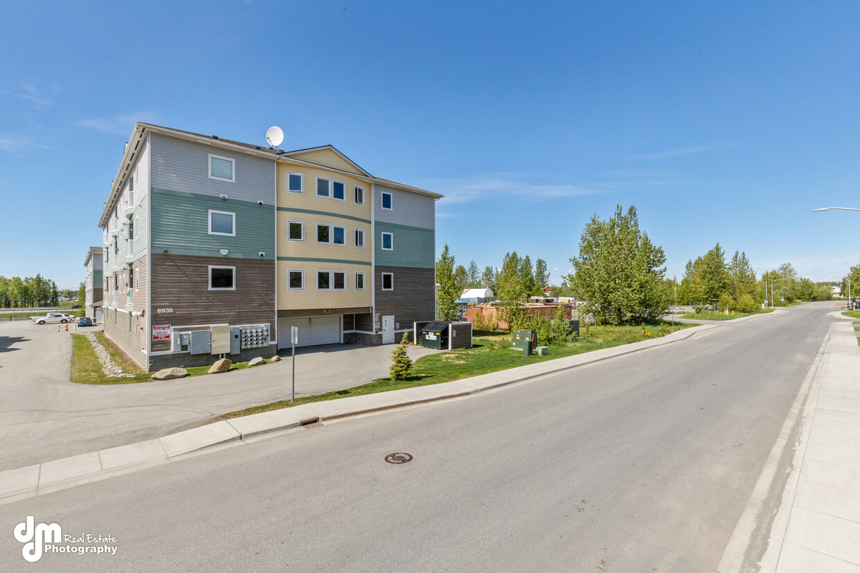 Primary Photo - 6930 Meadow St
