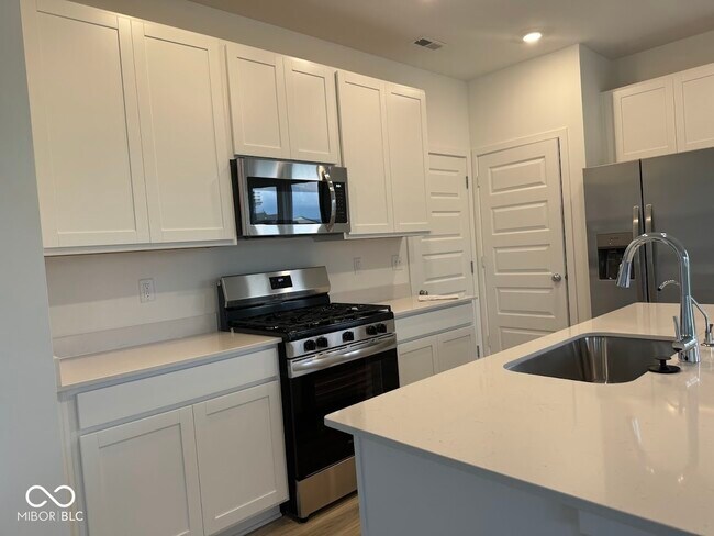 Building Photo - 17032 Sandhurst Pl