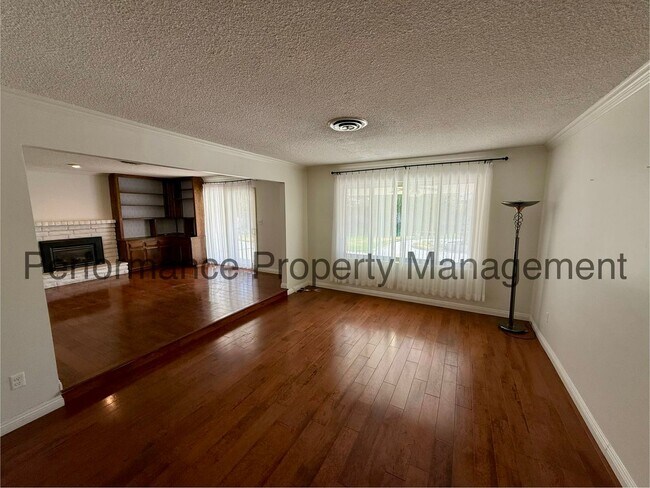 Building Photo - Cute 3 Bed/2 Bath SW Bakersfield Home w/ RBP & $0 Deposit Option