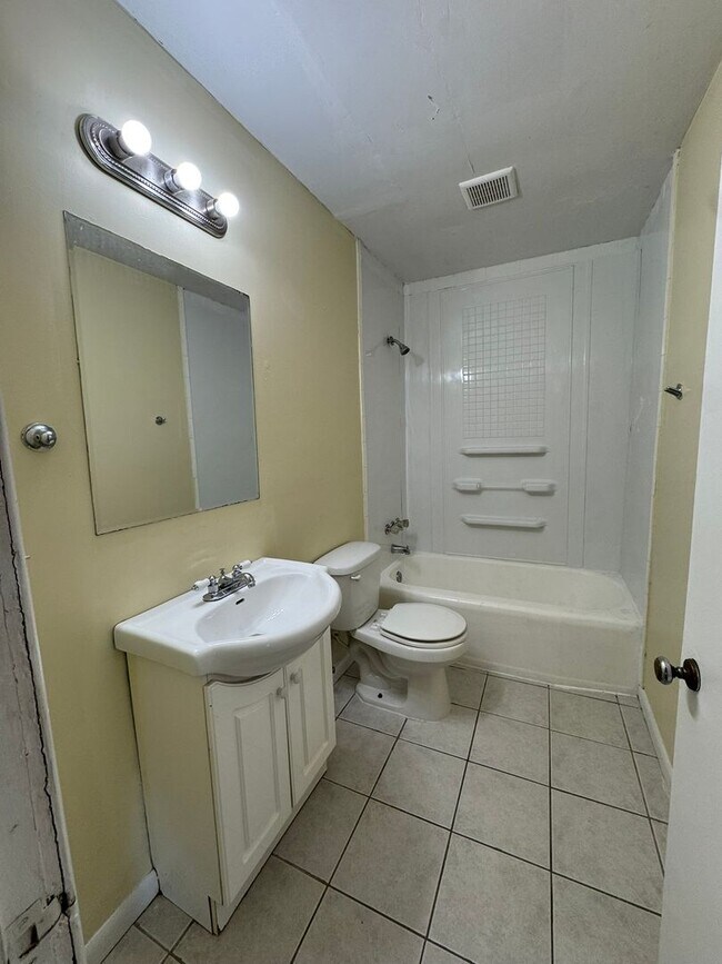 Foto del edificio - 1127 Lodge Ave