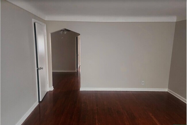 Photo - 5009 Newfield Ave - Unit C Apartment