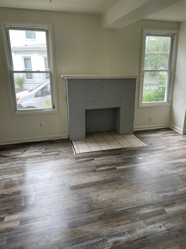 Building Photo - 43 Chapin St