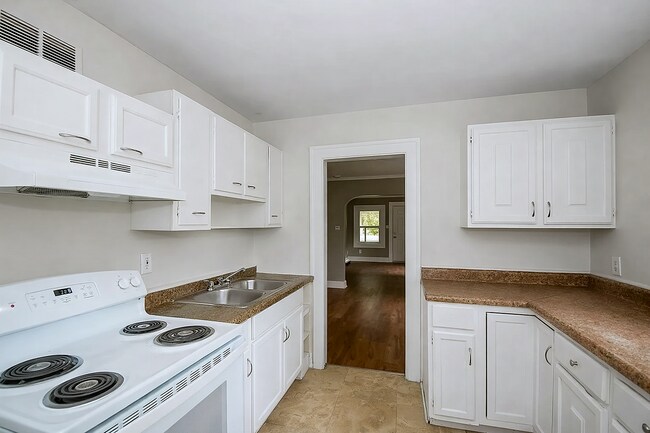 Foto del edificio - 3750 N Kercheval Dr