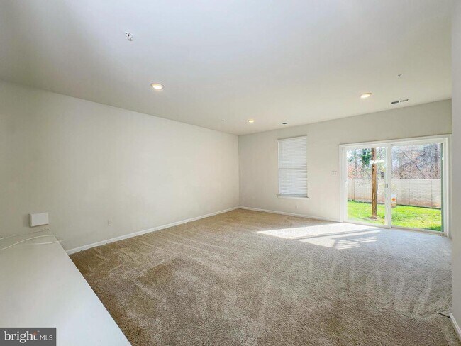 Building Photo - 1713 Red Fox Trl