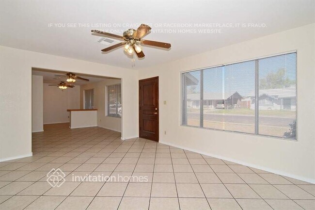 Building Photo - 7727 W Reade Ave
