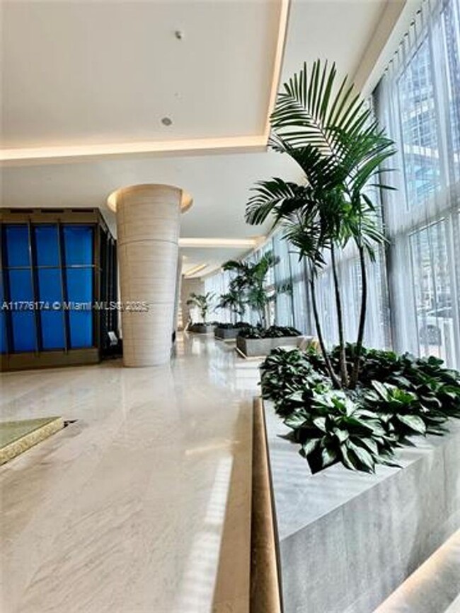 Building Photo - 18201 Collins Ave