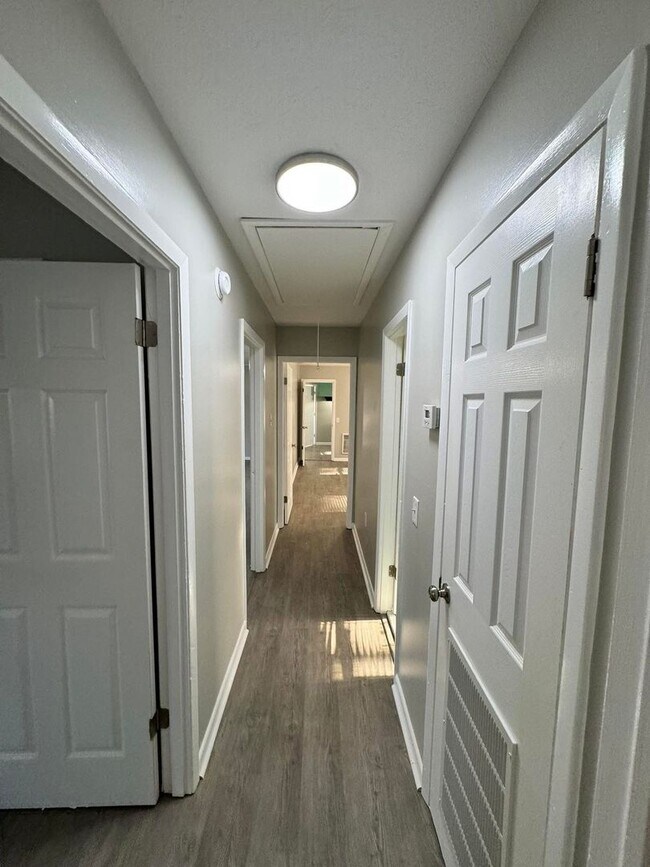 Foto del edificio - 3 Bed 1.5 Bath Brick House