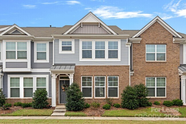 Foto del edificio - 208 Waterlynn Ridge Rd