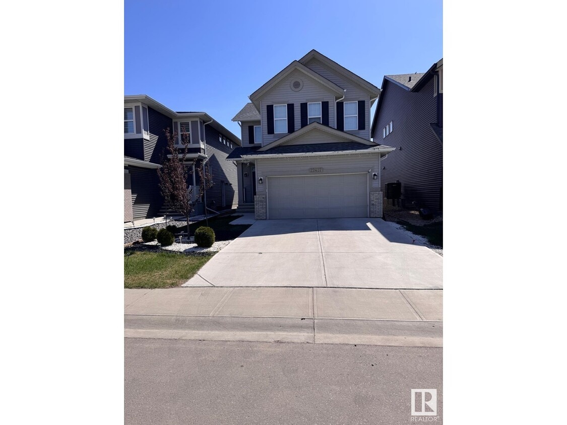 Photo principale - 22437-2299A 99A Ave NW