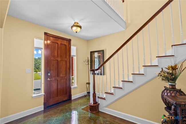 Building Photo - 130 Post Oak Cir