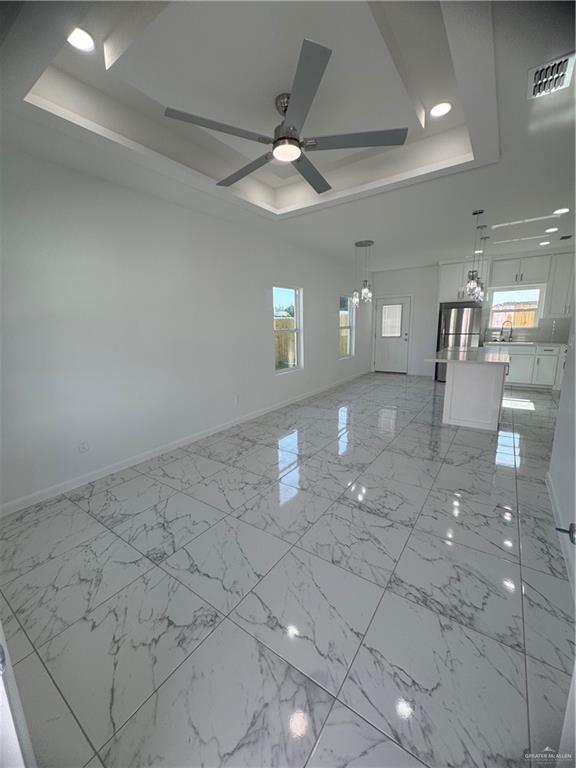 Foto principal - 2009 Dragonfly St