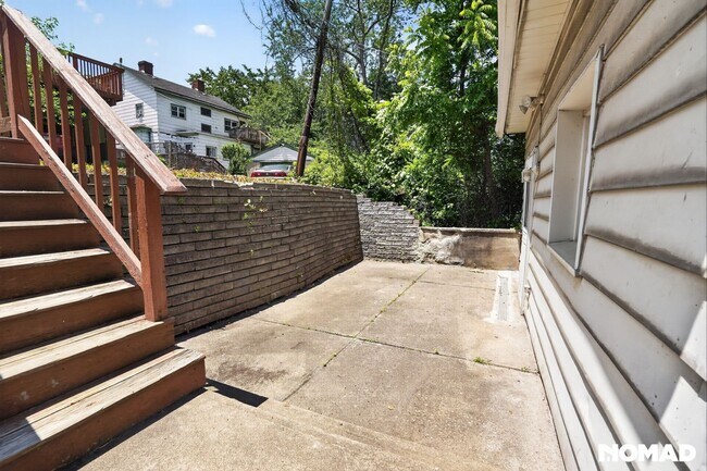 Building Photo - 1117 Chartiers Ave