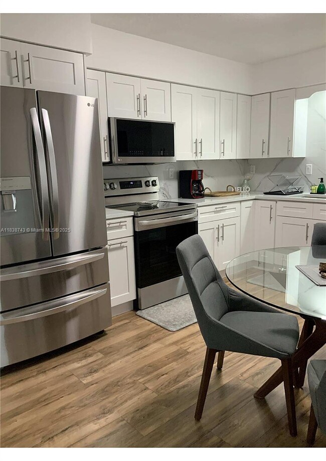 Foto del edificio - 2220 NE 36th St