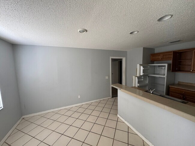 Building Photo - 304 Tarpon St