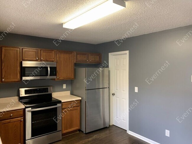 Building Photo - 5025 Falling Creek Ln