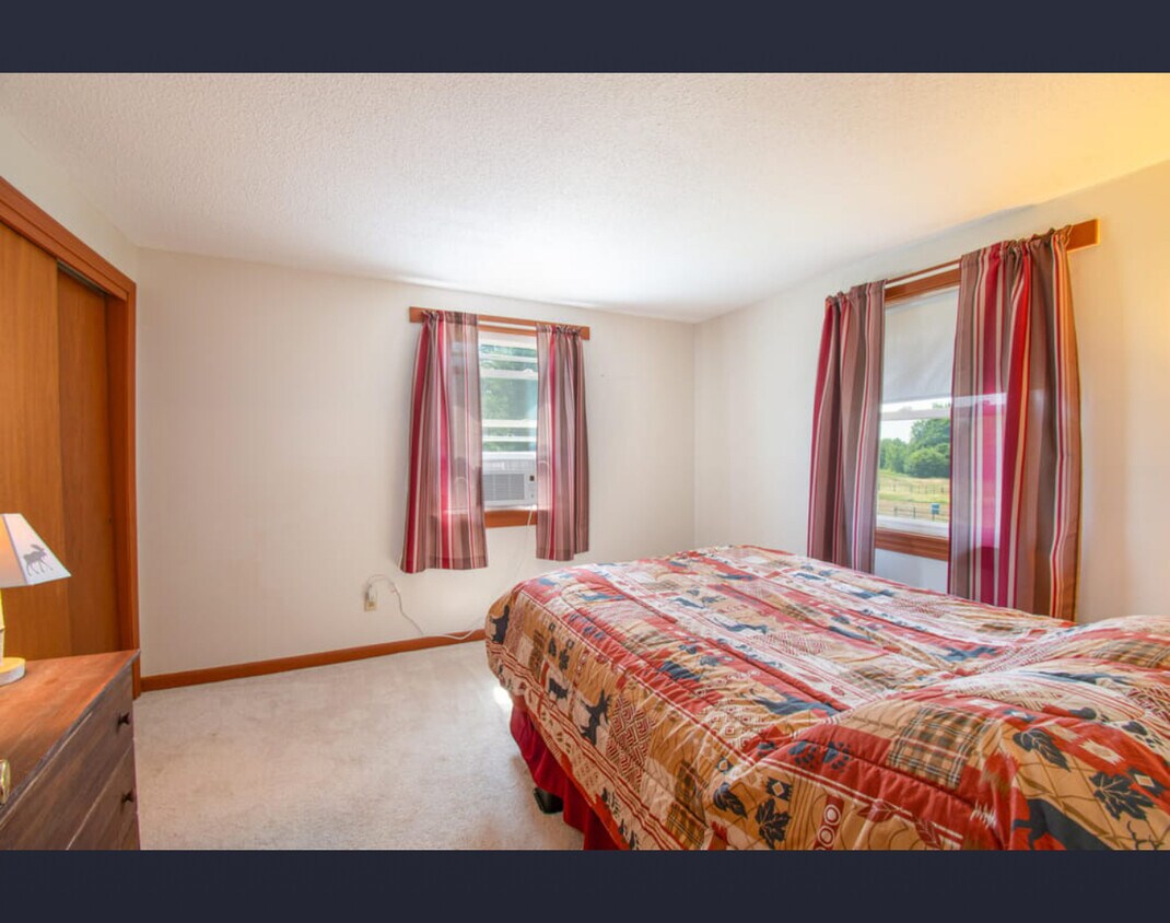 Foto principal - 57 Edgecomb Rd