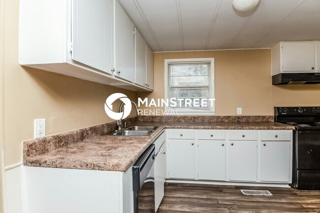 Building Photo - 4 Bedroom Pet-Friendly Home in McDonough, ...