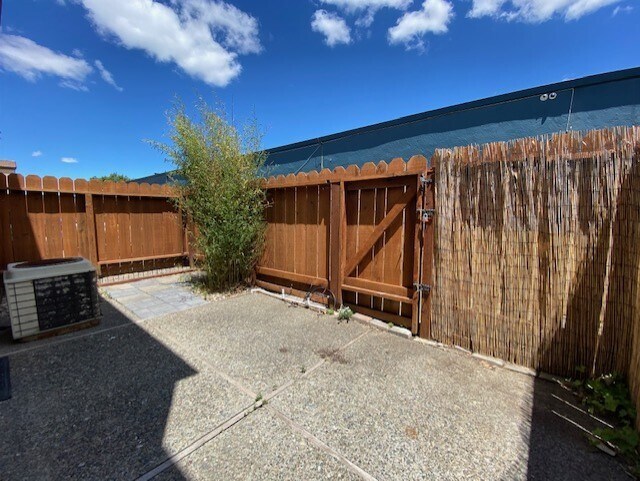 Building Photo - 1449 Bel Air Dr