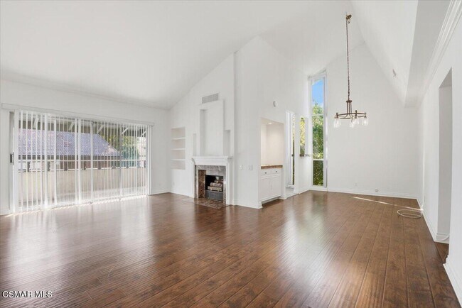 Foto del edificio - 31505 Lindero Canyon Rd