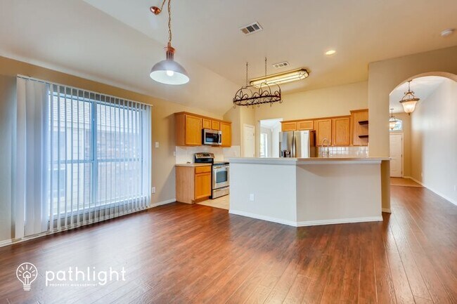 Foto del edificio - 3909 Diamond Ridge Dr