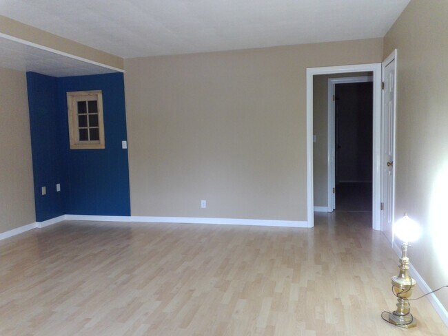 living room - 3440 SE Madison St