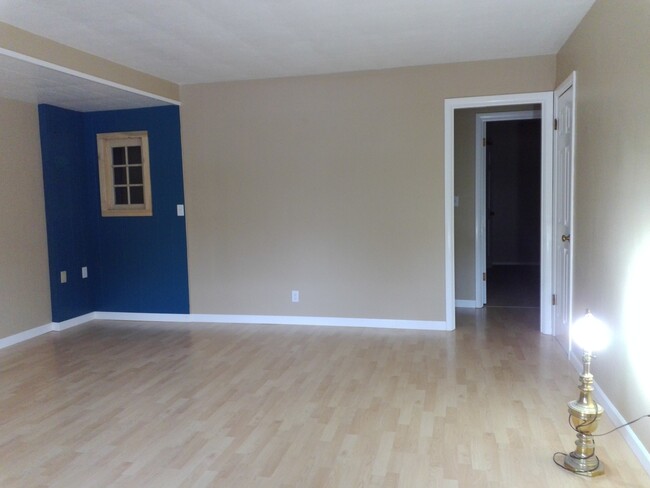 living room - 3440 SE Madison St