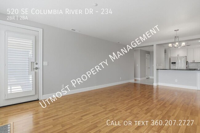 Foto del edificio - 520 SE Columbia River Dr