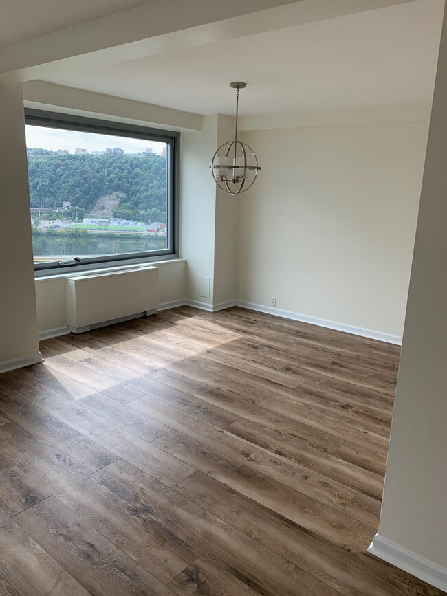 dining area - Commonwealth Pl