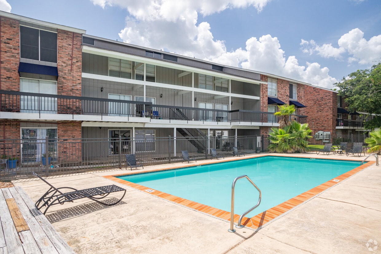 Willow Gardens Apartments Apartments at 101 Glouchester Rd Lafayette