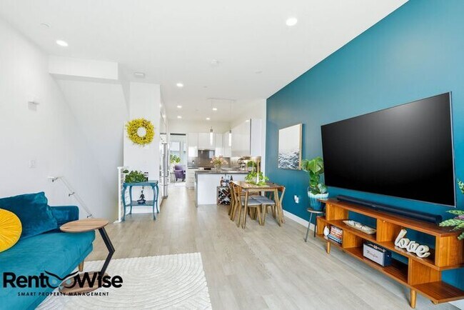 Foto del edificio - 594 Hudson Ave