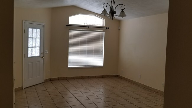 Foto del edificio - 3056 Festival Dr W