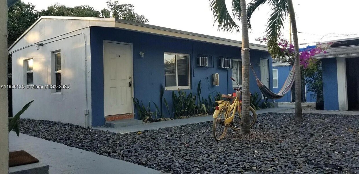 Foto principal - 110 NE 56th St