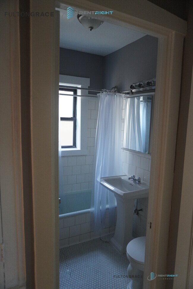 Foto del edificio - 1700-1710 W Albion