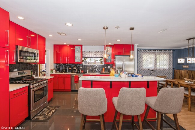 Foto del edificio - 4516 W 101st St