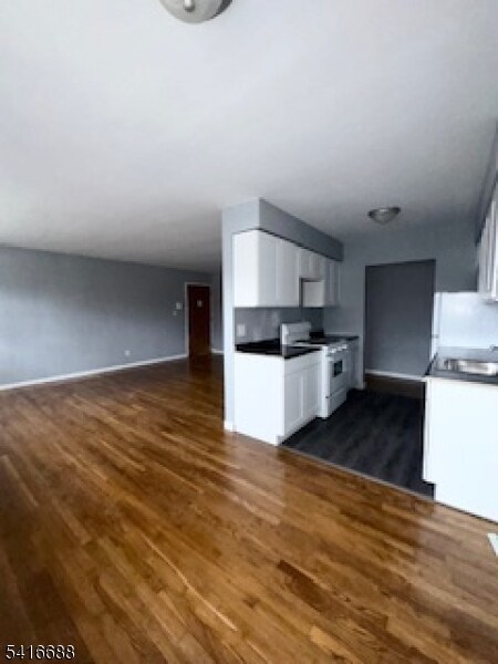 Foto del edificio - 117 W 3rd Ave